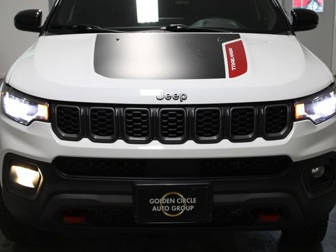 Used 2025 Jeep Compass Trailhawk w/ Trailer Tow Group AWD/4WD image 46