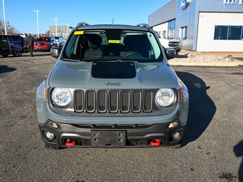 Used 2015 Jeep Renegade Trailhawk image 8