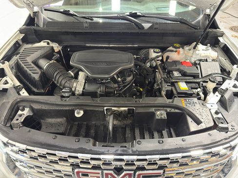 Used 2022 GMC Acadia Denali w/ GMC Pro Grade Package image 39