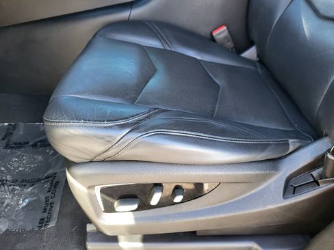 Used 2016 Cadillac Escalade Luxury image 16