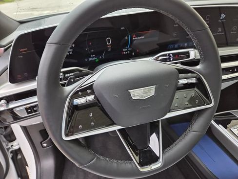 Used 2024 Cadillac Lyriq Luxury AWD/4WD image 25