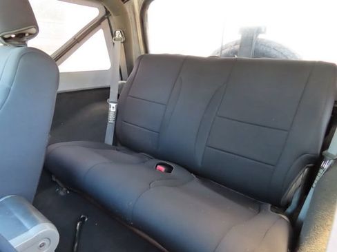 Used 2007 Jeep Wrangler X AWD/4WD image 12