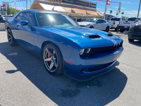 Used 2022 Dodge Challenger SRT Hellcat w/ Plus Package RWD image 3
