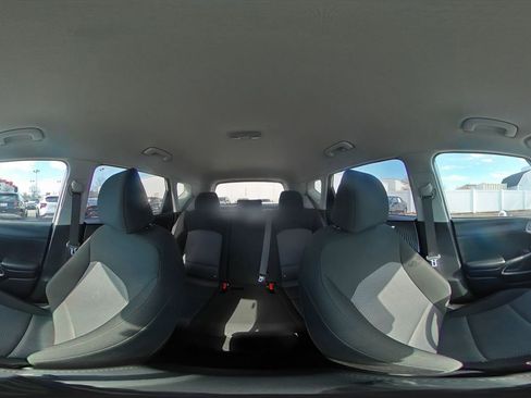 Used 2025 Kia Soul LX w/ LX Technology Package FWD image 40