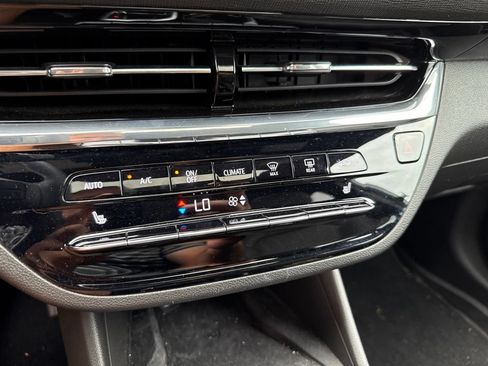 Used 2025 Buick Envista Avenir FWD image 20