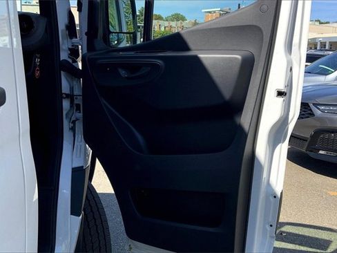 Used 2024 Mercedes-Benz Sprinter 2500 image 16