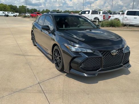 Used 2021 Toyota Avalon TRD image 3