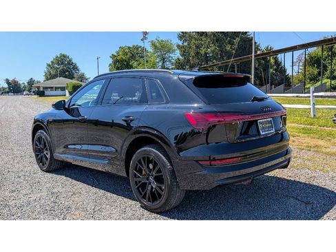Used 2023 Audi e-tron Chronos image 5