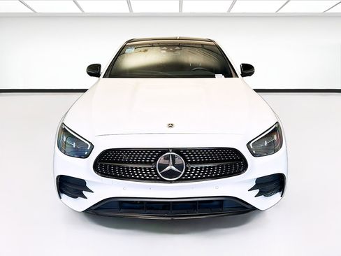 Used 2022 Mercedes-Benz E 450 4MATIC Sedan image 2