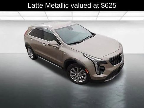 Used 2023 Cadillac XT4 Premium Luxury image 2