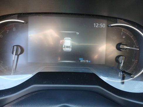 Used 2023 Toyota RAV4 LE AWD/4WD image 3