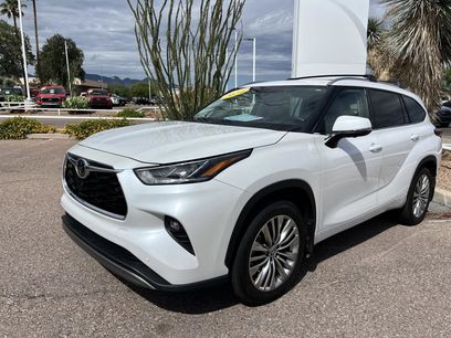 Used 2024 Toyota Highlander Platinum