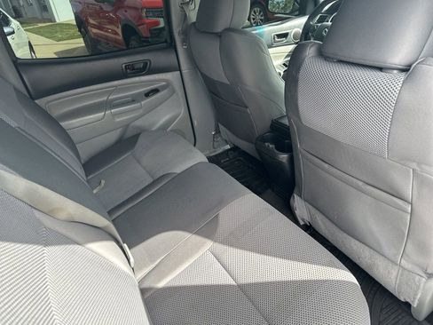 Used 2014 Toyota Tacoma w/ TRD Off-Road Package image 22