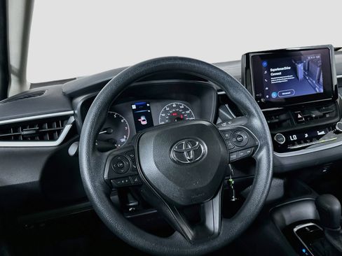 Used 2025 Toyota Corolla LE FWD image 18