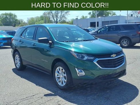 Used 2018 Chevrolet Equinox LS FWD image 3