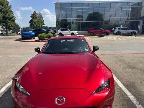 Used 2017 MAZDA MX-5 Miata RF Club RWD image 2
