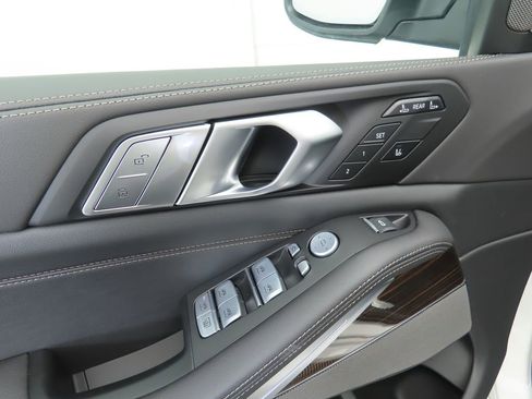 New 2026 BMW X7 xDrive40i image 23