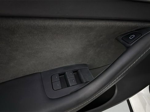 Used 2022 Tesla Model Y Performance image 34