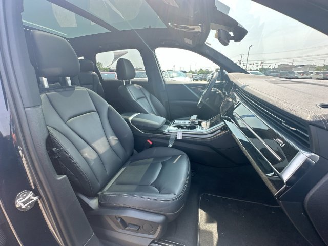 Used 2025 Audi Q7 3.0T Premium Plus AWD/4WD image 38