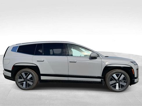 New 2026 Hyundai Ioniq 9 SEL image 5