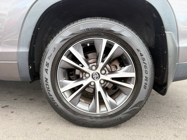 Used 2018 Toyota Highlander LE AWD/4WD image 28