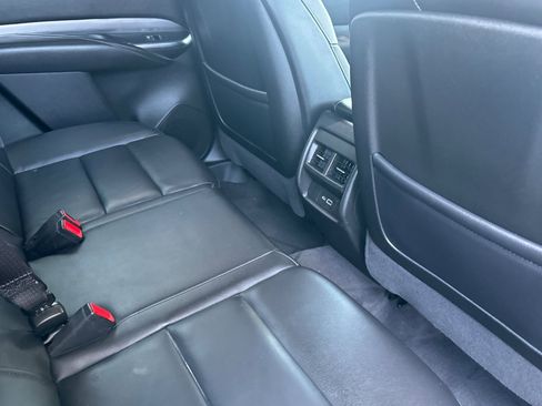 Used 2024 Cadillac XT4 Premium Luxury image 19