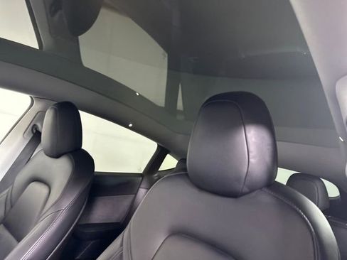 Used 2021 Tesla Model Y Long Range image 12