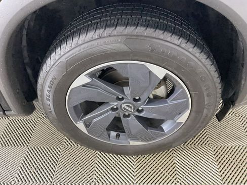 Used 2024 Nissan Rogue SV image 11
