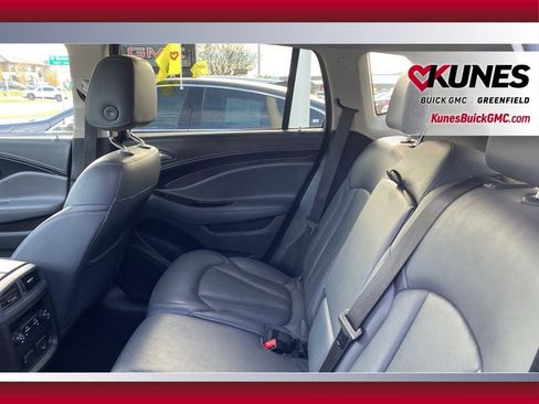 Used 2019 Buick Envision Essence image 31