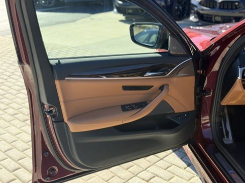 Certified 2023 BMW 530e w/ M Sport Package image 12