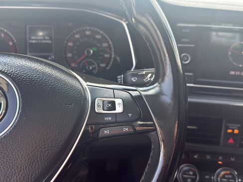 Used 2019 Volkswagen Jetta SE FWD image 17