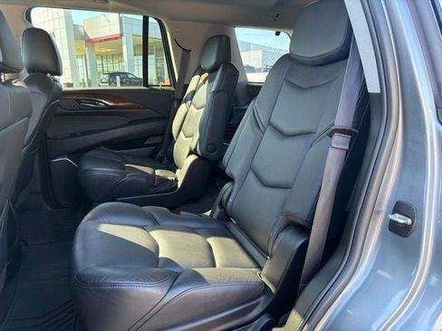 Used 2020 Cadillac Escalade Premium Luxury AWD/4WD image 19