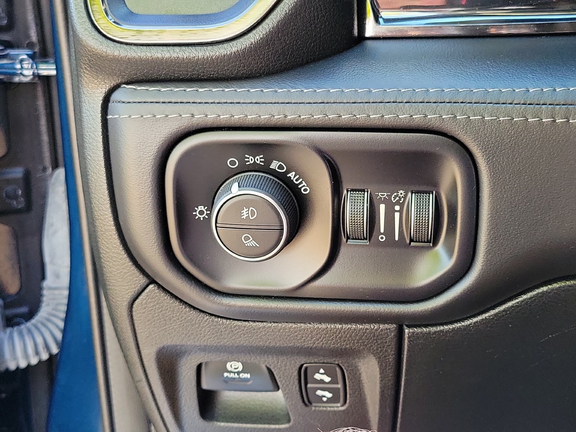 Certified 2024 RAM 1500 Limited AWD/4WD image 12