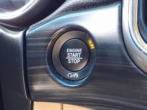 Certified 2020 Jeep Grand Cherokee Laredo image 19