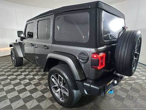 Used 2024 Jeep Wrangler Unlimited w/ Convenience Group AWD/4WD image 5