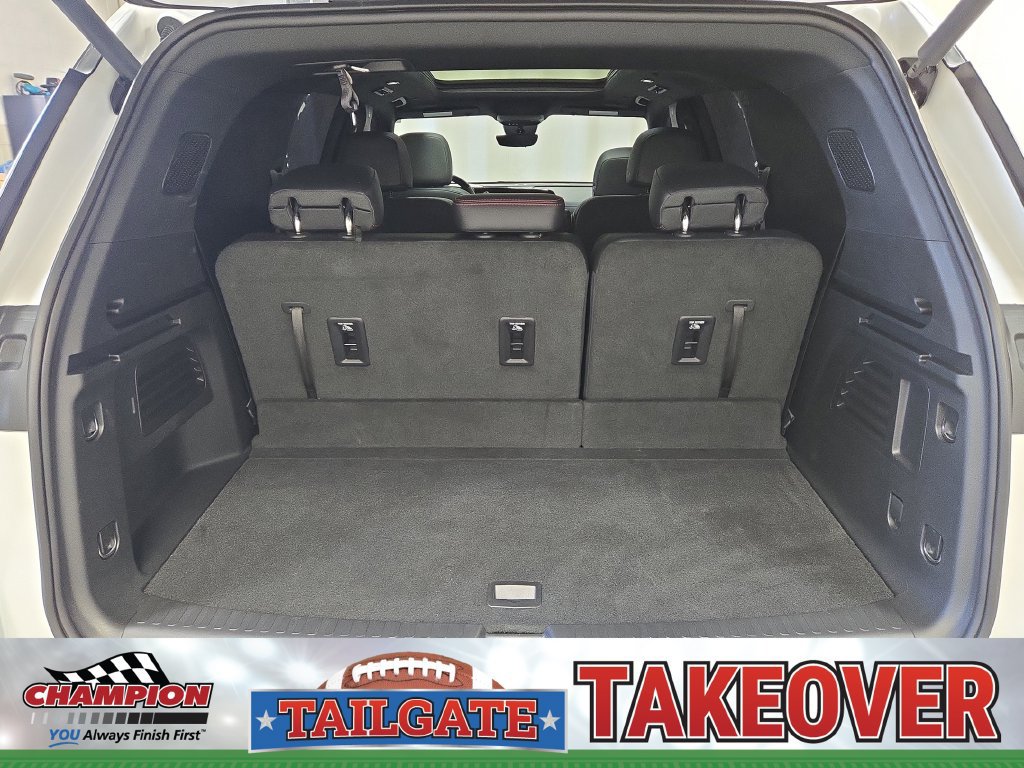 Used 2025 Chevrolet Traverse Z71 w/ Enhanced Driving Package AWD/4WD image 30
