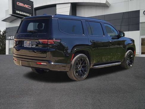 Used 2022 Jeep Wagoneer Series II AWD/4WD image 25
