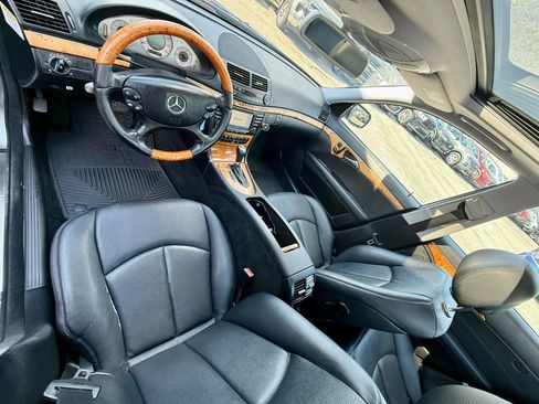 Used 2008 Mercedes-Benz E 350 4MATIC Sedan image 13