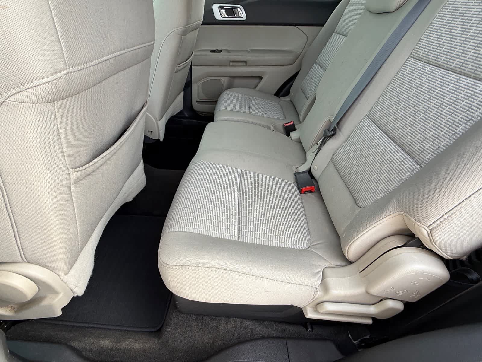Used 2015 Ford Explorer XLT w/ Equipment Group 201A AWD/4WD image 11