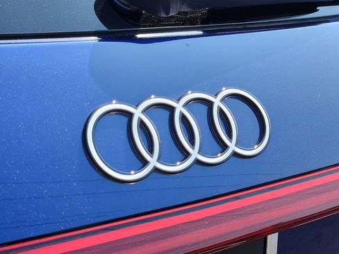 Certified 2025 Audi Q5 Premium w/ Convenience Package AWD/4WD image 30