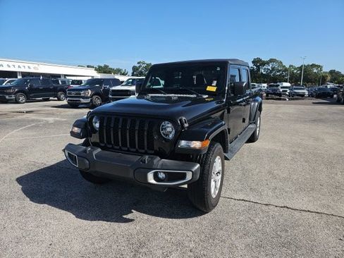 Used 2023 Jeep Gladiator Sport AWD/4WD image 2