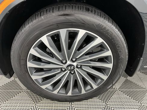 Used 2025 Hyundai Palisade Calligraphy image 12