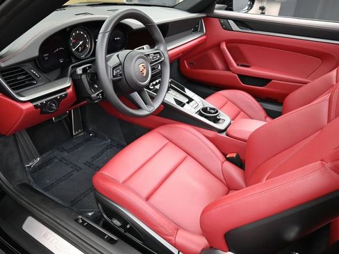 Used 2024 Porsche 911 Carrera S image 4