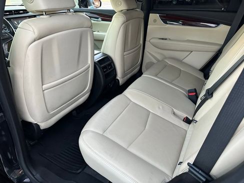 Used 2018 Cadillac XT5 Luxury w/ Driver Awareness Package image 16