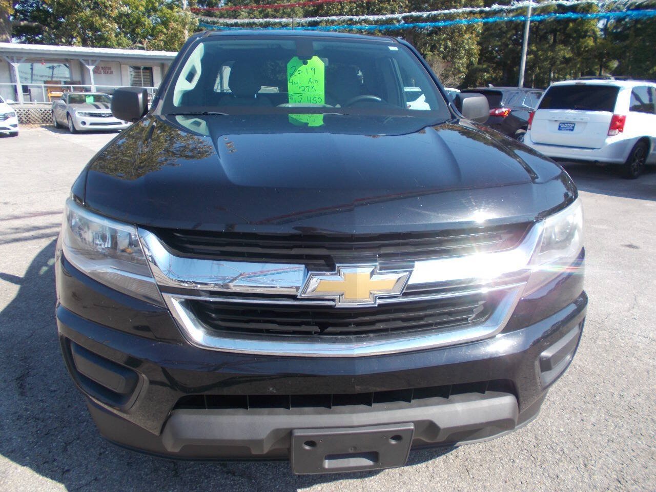 Used 2019 Chevrolet Colorado W/T RWD image 2