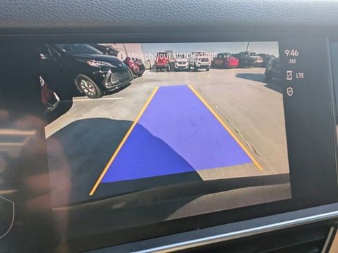 Used 2023 Porsche Cayenne image 19