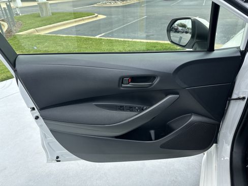 Used 2022 Toyota Corolla LE FWD image 14