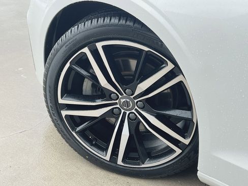 Used 2019 Volvo S60 T5 R-Design image 12