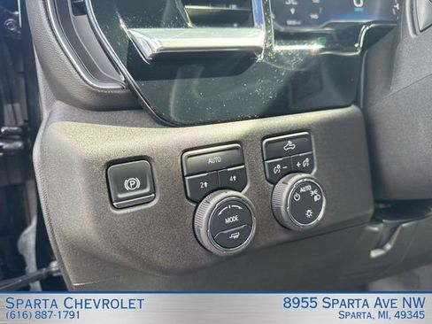 Used 2025 Chevrolet Silverado 1500 LT AWD/4WD image 19