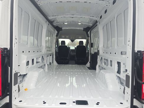 New 2026 Ford Transit 250 148 Medium Roof Extended AWD image 11
